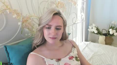 Chloe Deccker online show from 5, 6, 2026