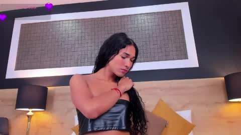 Chloe  online show from 29, 3, 2026