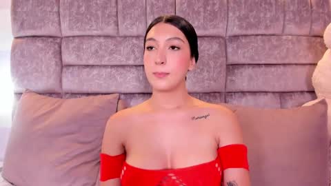 Snapshot of chloeriveraa chatting on 25, 9, 2025 Chloe online show from 25, 9, 2025