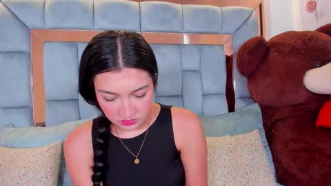 Snapshot of chloeriveraa chatting on 18, 11, 2025 Chloe online show from 18, 11, 2025