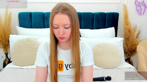 Chloe online show from 12, 4, 2026