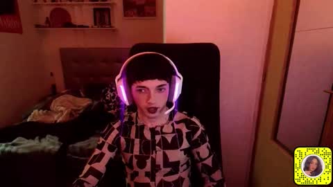 Snapshot of chloevenommm chatting on 4, 5, 2026 chloevenommm online show from 4, 5, 2026