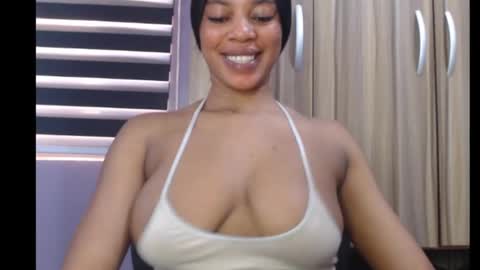 Snapshot of choco_chocox chatting on 13, 1, 2025 ESTHER online show from 13, 1, 2025