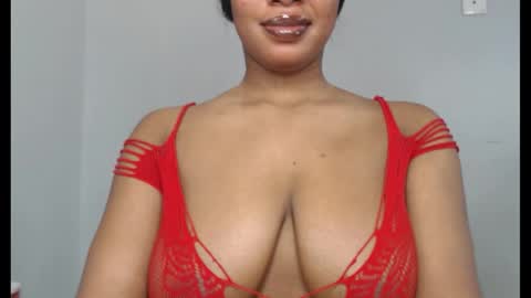 Snapshot of choco_chocox chatting on 8, 10, 2025 ESTHER online show from 8, 10, 2025