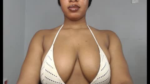 Snapshot of choco_chocox chatting on 11, 10, 2025 ESTHER online show from 11, 10, 2025