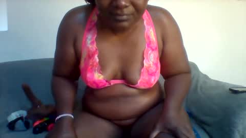 Snapshot of chocobabe002 chatting on 23, 10, 2025 chocobabe002 online show from 23, 10, 2025