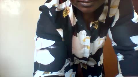 Snapshot of chocobabe002 chatting on 12, 11, 2025 chocobabe002 online show from 12, 11, 2025