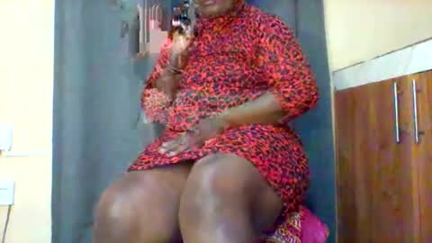 Snapshot of chocobabe002 chatting on 23, 11, 2025 chocobabe002 online show from 23, 11, 2025