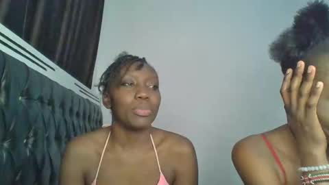 Snapshot of chocobear22 chatting on 22, 11, 2025 chocobear22 online show from 22, 11, 2025