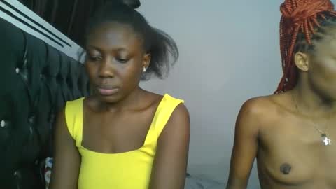 Snapshot of chocobear22 chatting on 27, 11, 2025 chocobear22 online show from 27, 11, 2025