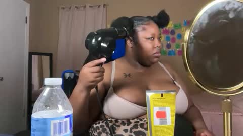 Snapshot of chocolatebunnyxx69 chatting on 30, 5, 2026 Melina online show from 30, 5, 2026