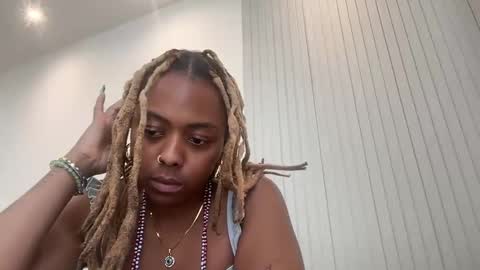 ChocolateCakeQueen online show from 13, 1, 2025