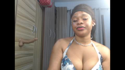 Snapshot of chocox_petitqueen chatting on 7, 7, 2026 ethereal online show from 7, 7, 2026