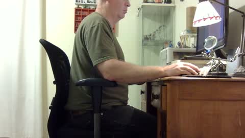 chris2002b online show from 28, 9, 2025