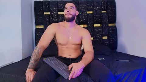 Snapshot of chris_blake__ chatting on 21, 11, 2025 Chris B online show from 21, 11, 2025