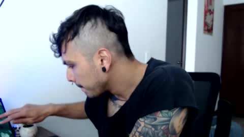 Snapshot of chris_demolisher chatting on 13, 12, 2025 Im back here lets play hard online show from 13, 12, 2025