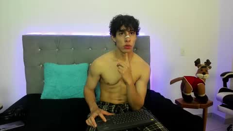 Chris Evans online show from 24, 11, 2025