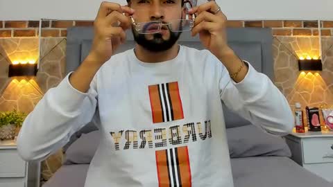 Snapshot of chris_kizz chatting on 19, 12, 2024 chris_kizz online show from 19, 12, 2024