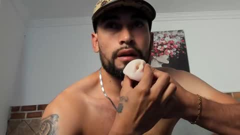 Snapshot of chris_kizz chatting on 19, 12, 2024 chris_kizz online show from 19, 12, 2024