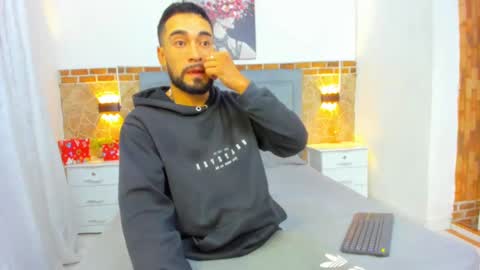 Snapshot of chris_kizz chatting on 29, 12, 2024 chris_kizz online show from 29, 12, 2024