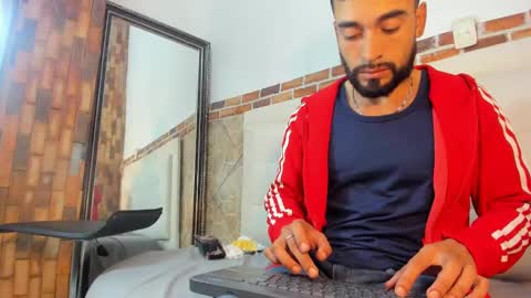 Snapshot of chris_kizz chatting on 31, 12, 2024 chris_kizz online show from 31, 12, 2024