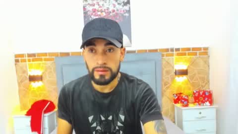 Snapshot of chris_kizz chatting on 2, 1, 2025 chris_kizz online show from 2, 1, 2025