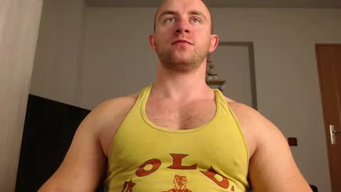 Snapshot of chrisbigbiceps chatting on 4, 1, 2025 chrisbigbiceps online show from 4, 1, 2025