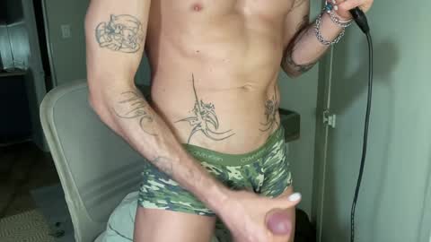 Snapshot of chriscool93 chatting on 2, 1, 2025 Content creator  artist online show from 2, 1, 2025