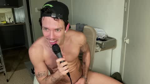 Snapshot of chriscool93 chatting on 2, 1, 2025 Content creator  artist online show from 2, 1, 2025