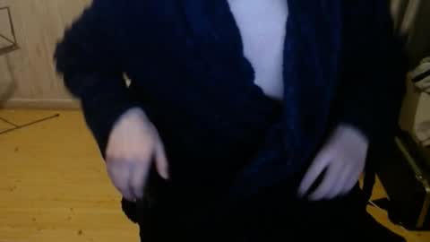 Snapshot of chriser_xxx chatting on 4, 1, 2025 chriser_xxx online show from 4, 1, 2025