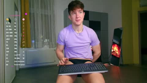 Snapshot of christianlevine_ chatting on 24, 10, 2025 UPVOTE ME ------ ILL DO SOMETHING FOR FREE online show from 24, 10, 2025