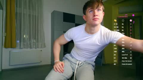 Snapshot of christianlevine_ chatting on 14, 11, 2025 UPVOTE ME ------ ILL DO SOMETHING FOR FREE online show from 14, 11, 2025