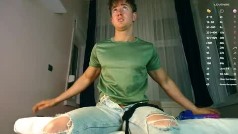 Snapshot of christianlevine_ chatting on 25, 11, 2025 UPVOTE ME ------ ILL DO SOMETHING FOR FREE online show from 25, 11, 2025