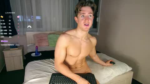 Snapshot of christianlevine_ chatting on 27, 11, 2025 UPVOTE ME ------ ILL DO SOMETHING FOR FREE online show from 27, 11, 2025