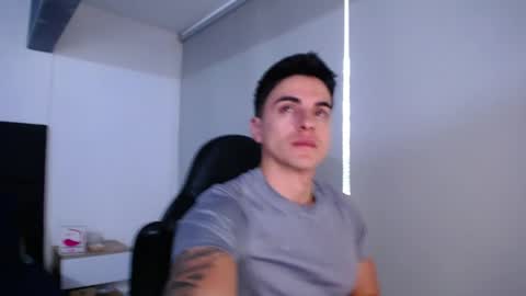 Snapshot of christianvalenzia chatting on 12, 10, 2025 Christian online show from 12, 10, 2025