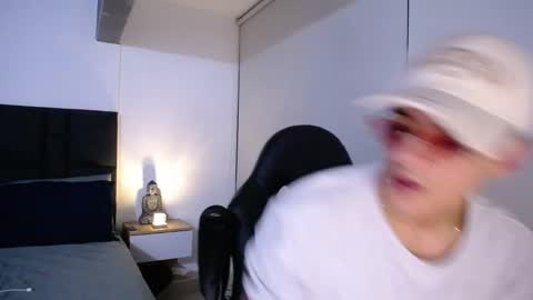 Snapshot of christianvalenzia chatting on 12, 11, 2025 Christian online show from 12, 11, 2025