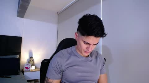 Snapshot of christianvalenzia chatting on 14, 11, 2025 Christian online show from 14, 11, 2025