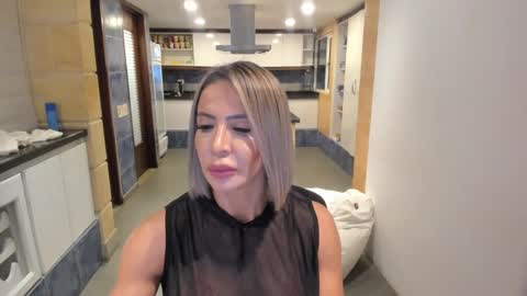 Christiekroes online show from 19, 2, 2025