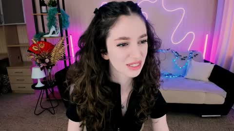 christinaconteeree online show from 14, 9, 2025