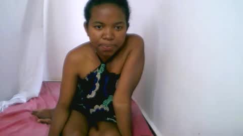Snapshot of christinah04 chatting on 27, 10, 2025 christinah04 online show from 27, 10, 2025