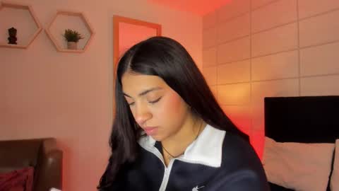 Christine  online show from 3, 11, 2025