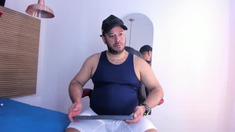 Snapshot of christopher_cruz_ chatting on 1, 12, 2025 christopher_cruz_ online show from 1, 12, 2025