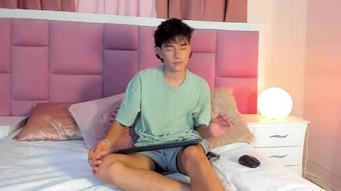 Snapshot of christopher_robin4 chatting on 1, 5, 2026 Chris online show from 1, 5, 2026