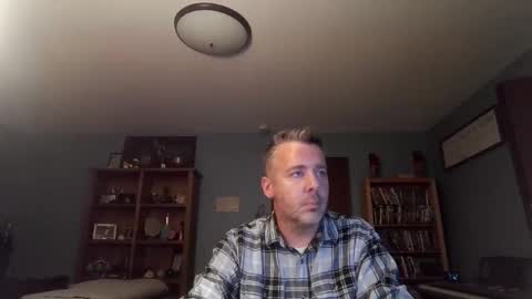 Snapshot of chrisw8121 chatting on 25, 11, 2025 chrisw8121 online show from 25, 11, 2025