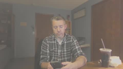 chrisw8121 online show from 10, 4, 2026