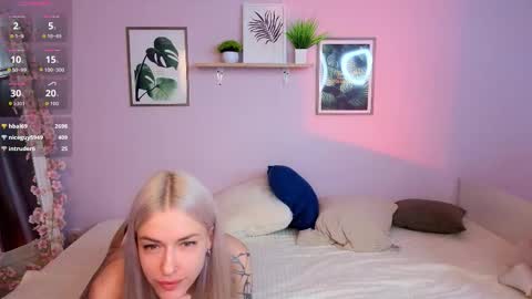 EvaBlonde TayaBrunette EliieBlack hair online show from 17, 3, 2026