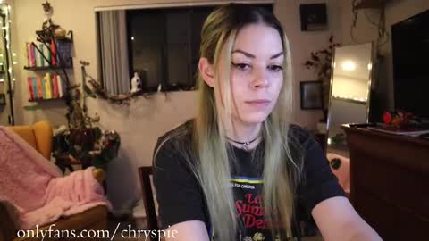 Chrys online show from 7, 10, 2025