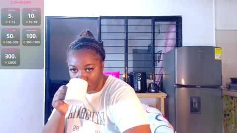 Snapshot of ciaraebonyxxx chatting on 14, 2, 2025 ciaraebonyxxx online show from 14, 2, 2025