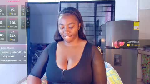 Snapshot of ciaraebonyxxx chatting on 2, 3, 2025 ciaraebonyxxx online show from 2, 3, 2025