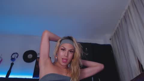 Snapshot of cicimom chatting on 24, 4, 2026 cicimom online show from 24, 4, 2026